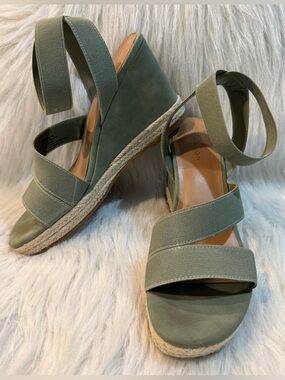 RARE Caslon Women’s Libbie Wedge Espadrille Sandal Sage Green Size 7.5 EUC